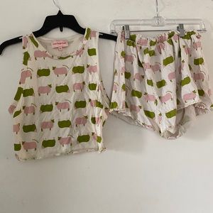 Super cute Lisa Says Gah! sleep set